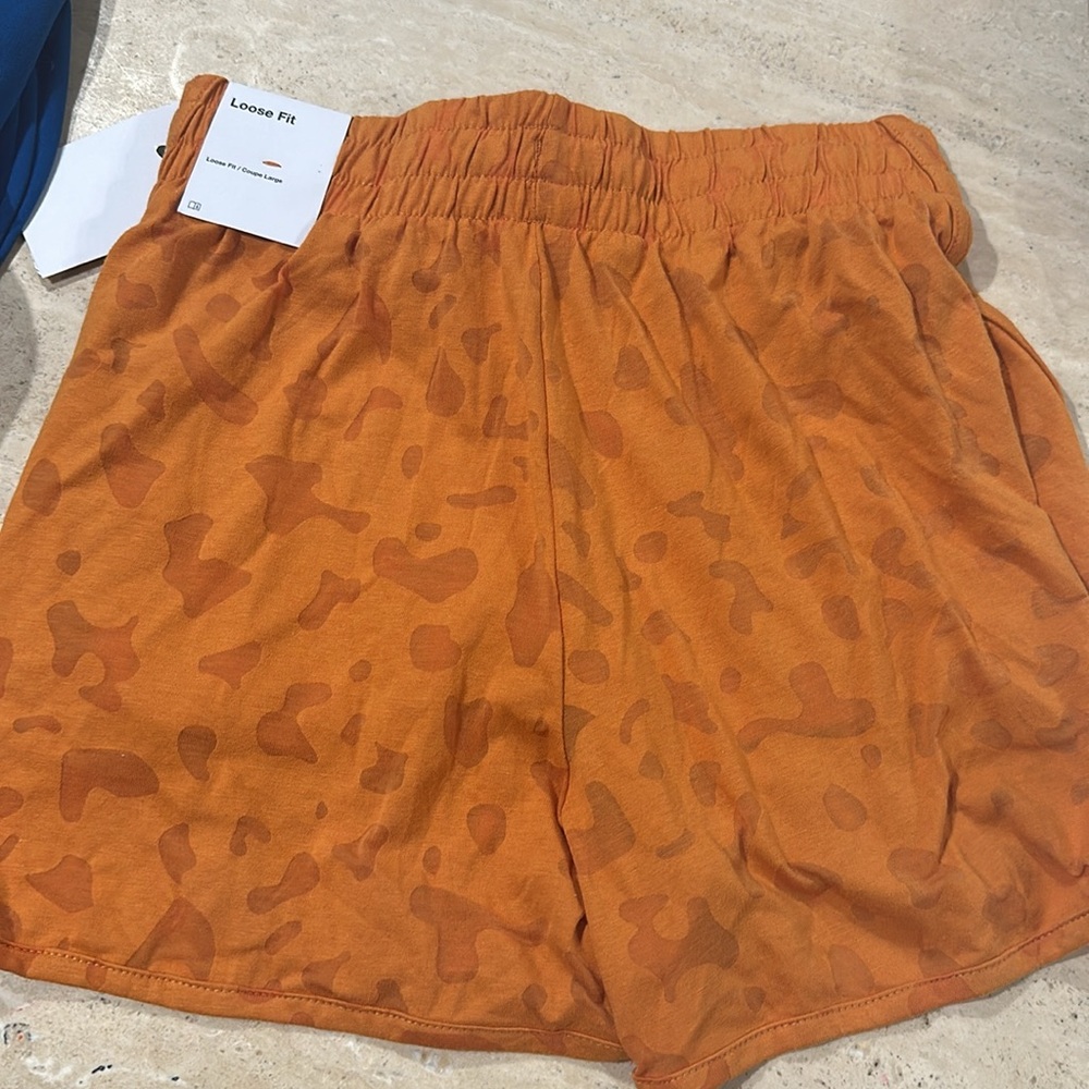 Nike‎ Girls Dri Fit Breezy High Waisted Training Shorts FB1095 815 NWT Size M - Picture 3 of 4